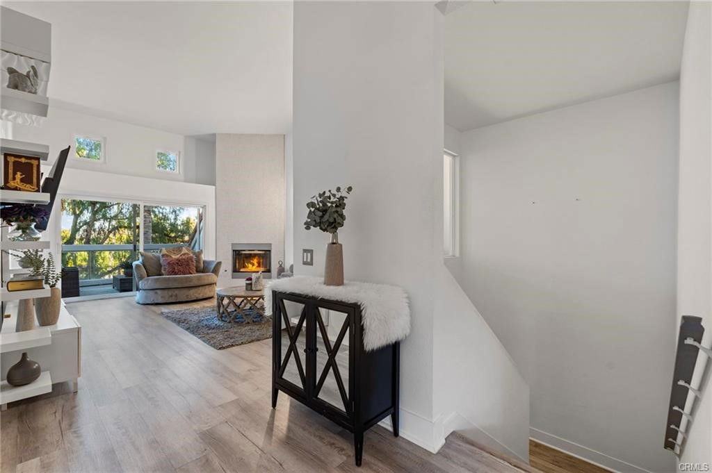 2 Logo Vis - Photo 5 of 7