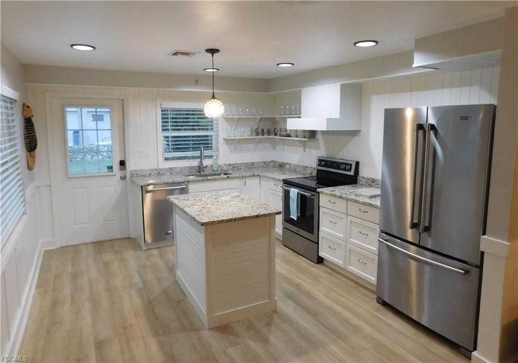 74 7th St - Photo 3 of 8