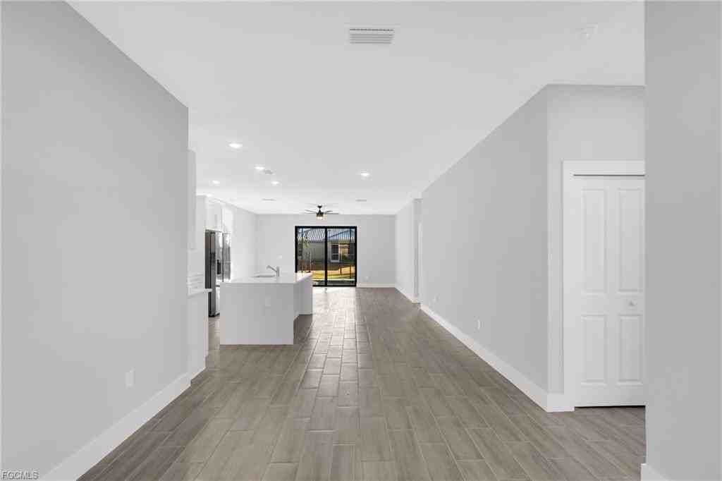 1109 Ne 2nd Ave - Photo 4 of 8