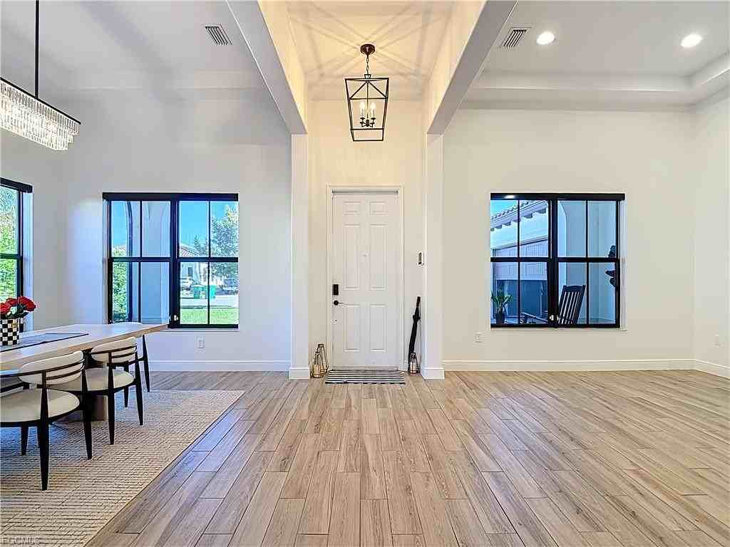 5023 Salerno St - Photo 2 of 8