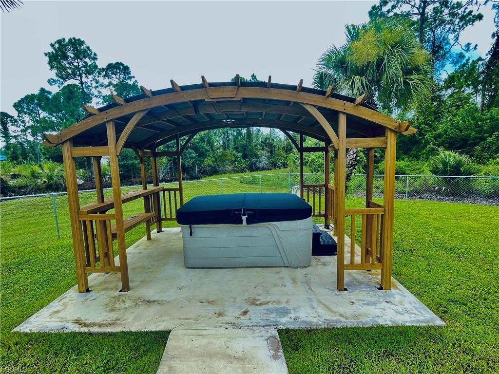 940 Belmont St E - Photo 3 of 8