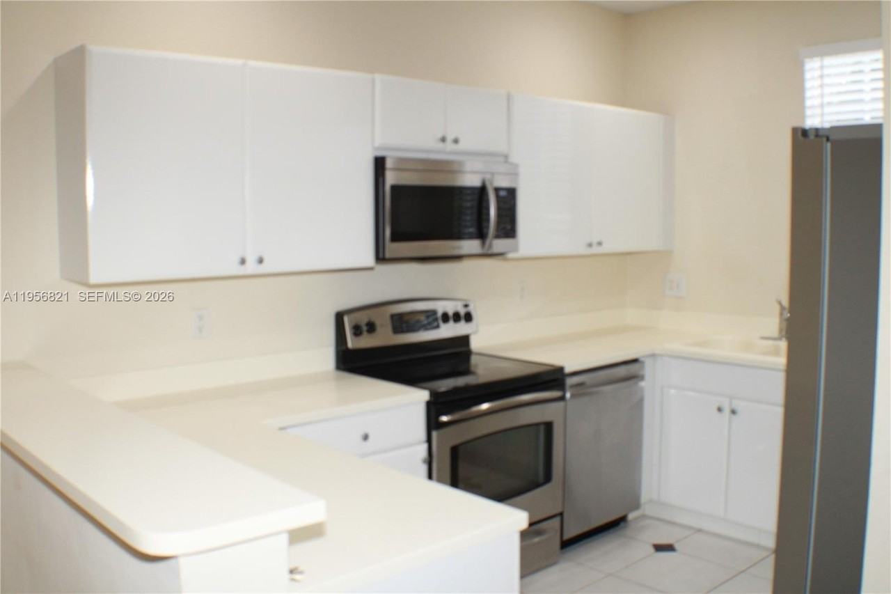 4704 Nw 57th Pl #4704 - Photo 3 of 15