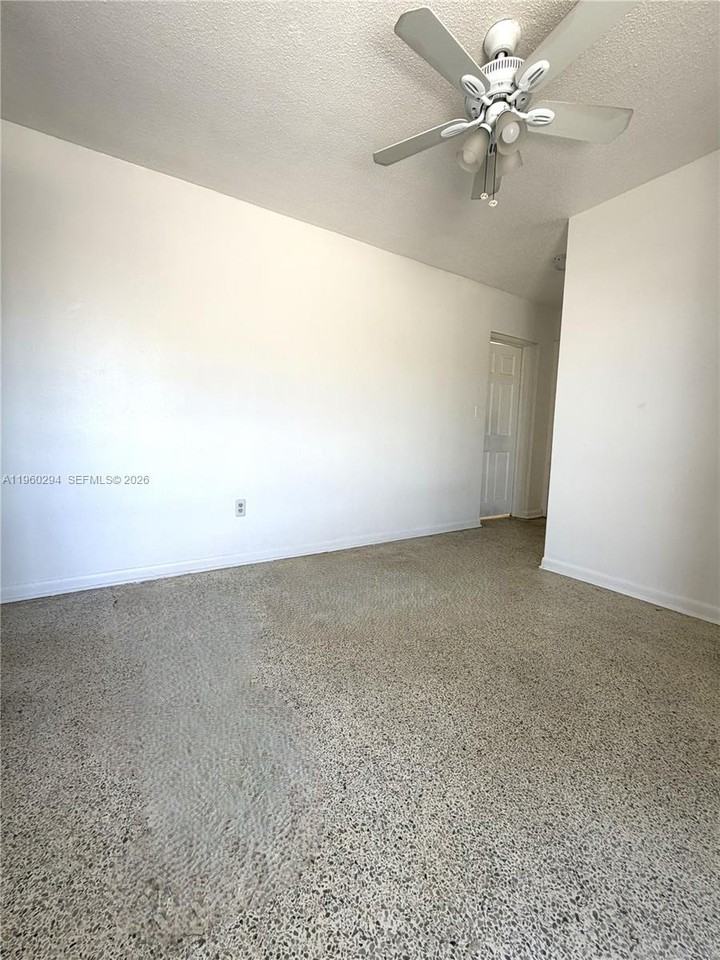 695 Nw 44th Ave #2 - Photo 2 of 8