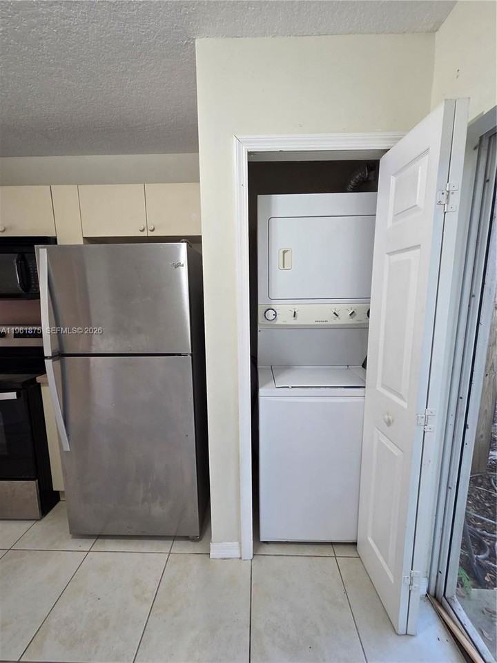 1251 Se 29th St #103-26 - Photo 3 of 8