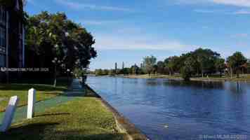 featured image of 3750 Inverrary Dr #1O