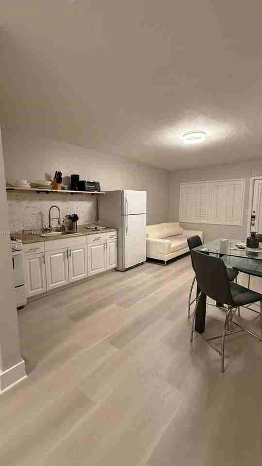 4201 Indian Creek Dr #4