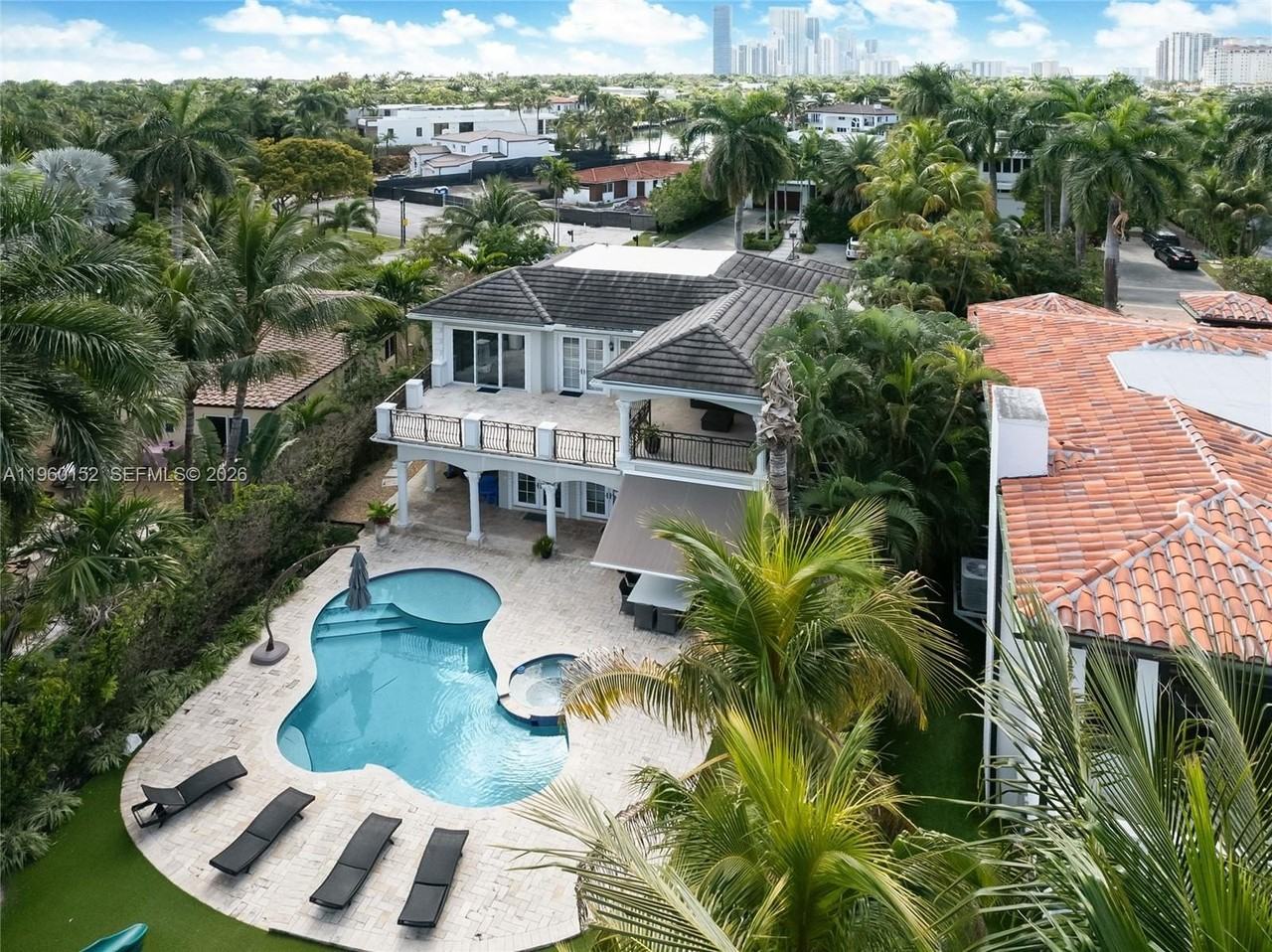 520 N Parkway - Photo 2 of 45