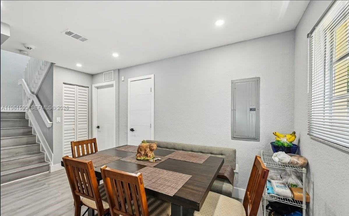 380 Nw 20th St #8 - Photo 2 of 21