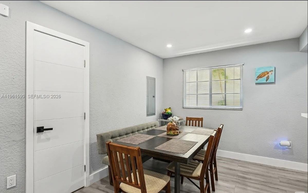 380 Nw 20th St #8 - Photo 4 of 21