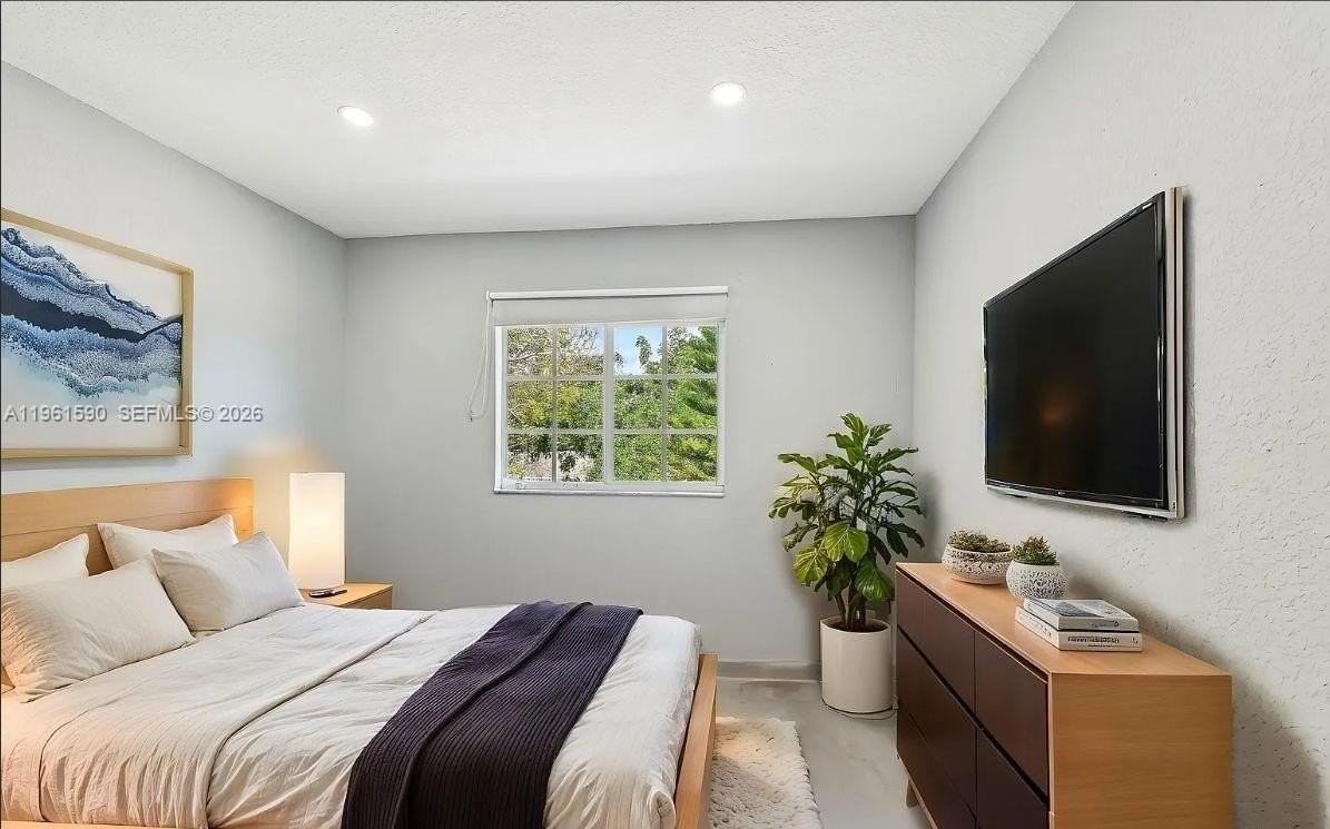 380 Nw 20th St #8 - Photo 6 of 21