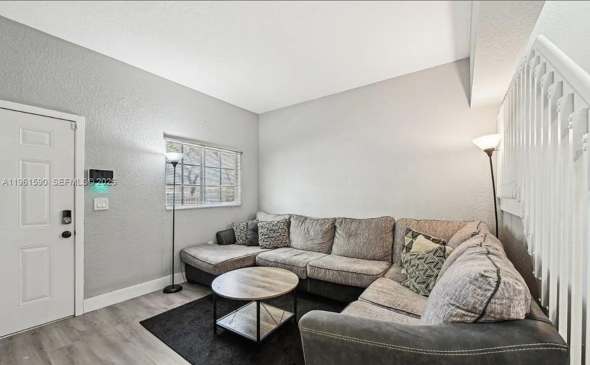 380 Nw 20th St #8 - Photo 7 of 21