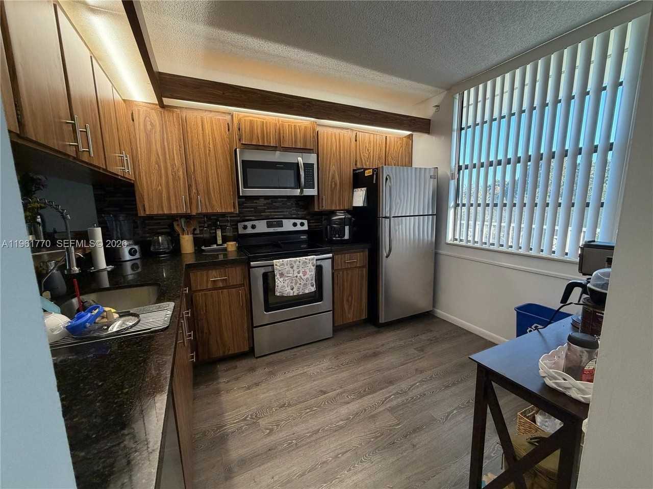 1717 Whitehall Dr #401 - Photo 3 of 16