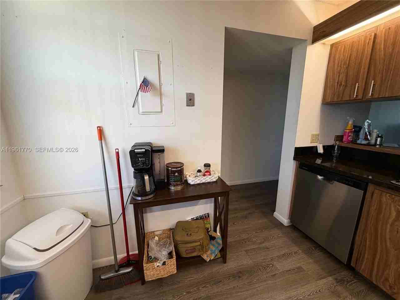 1717 Whitehall Dr #401 - Photo 5 of 16