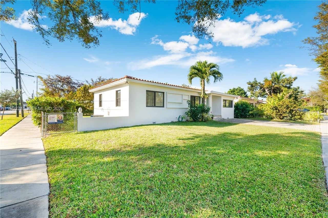 6060 Sw 16th Ter #0 - Photo 3 of 25