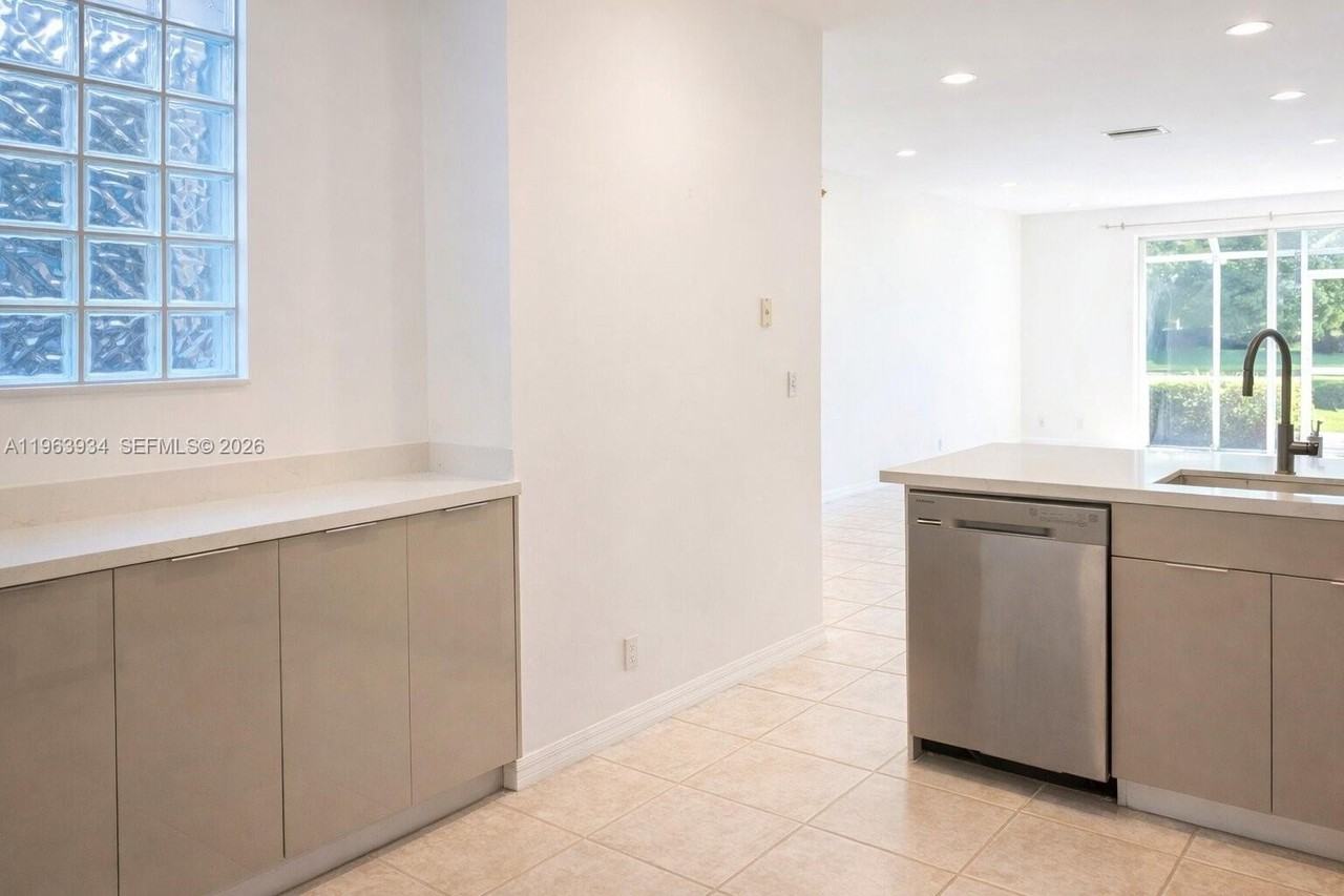 3686 San Simeon Cir #3686 - Photo 3 of 20