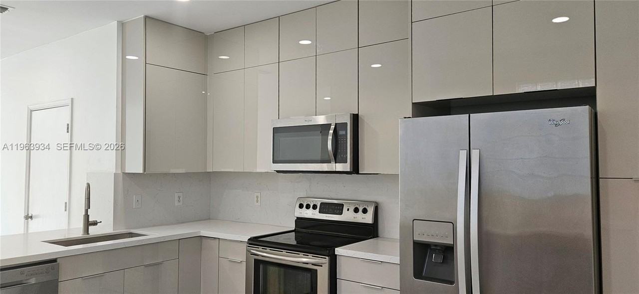 3686 San Simeon Cir #3686 - Photo 5 of 20