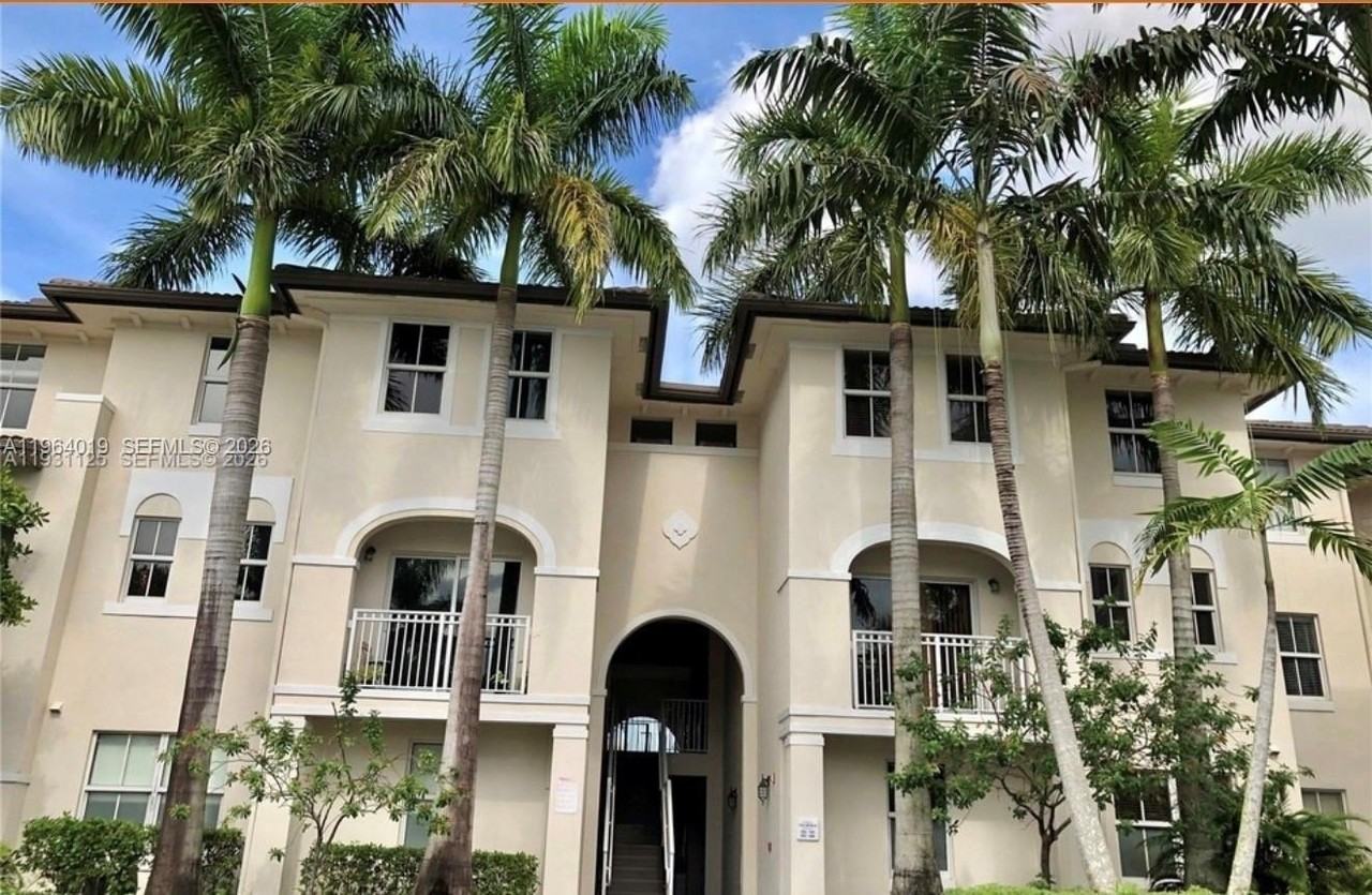 11503 Nw 89th St #212 - Photo 3 of 12