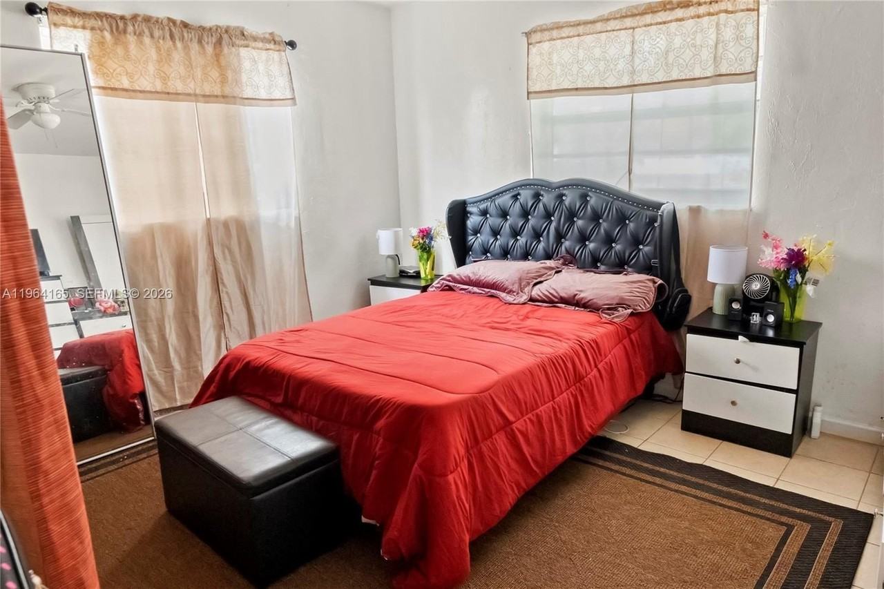 121 Sw 28th Ter #NA - Photo 6 of 10