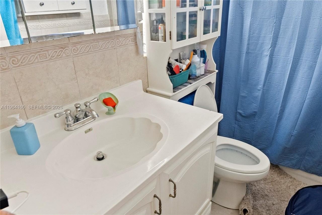 121 Sw 28th Ter #NA - Photo 7 of 10