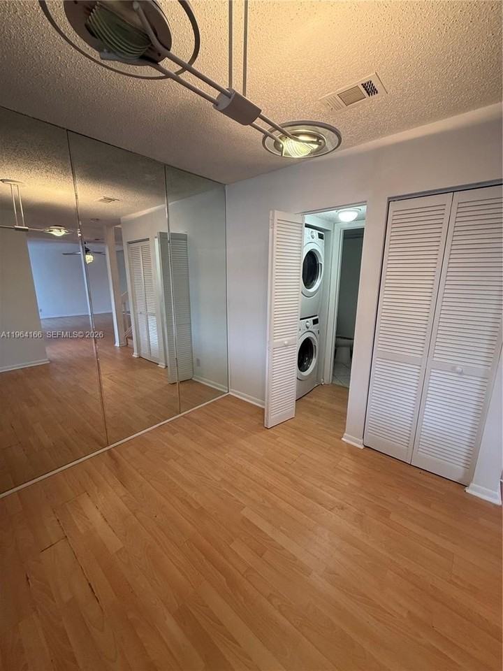 2515 Nw 99th Ave #2515 - Photo 7 of 31