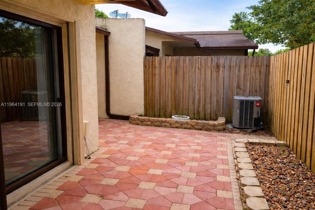 22335 Palomita Dr #22335 - Photo 6 of 11