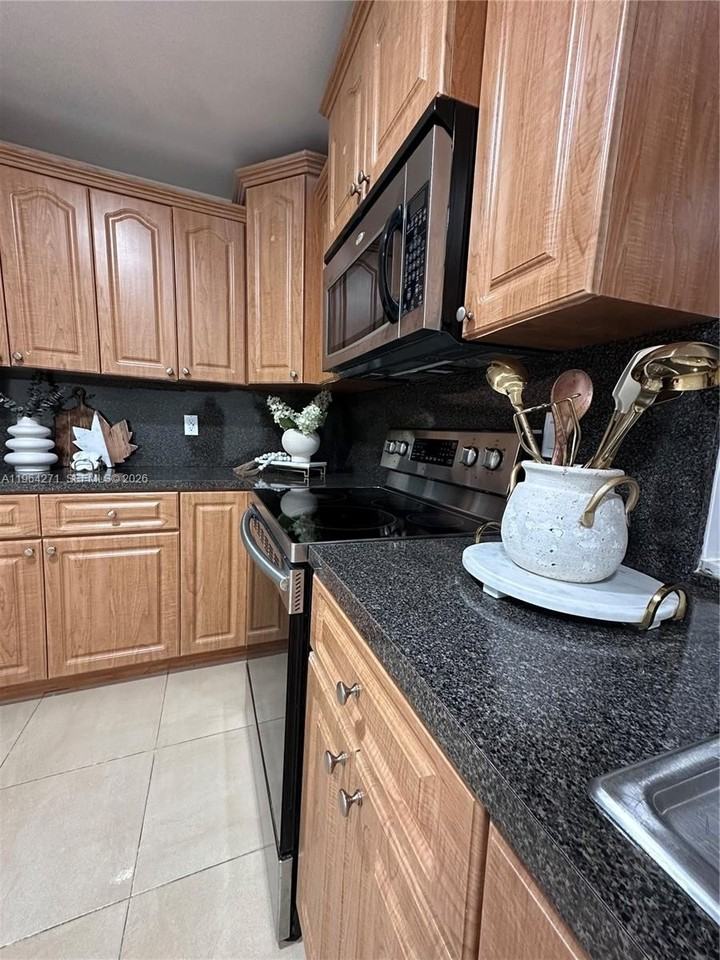 30021 Sw 160th Ave - Photo 2 of 13