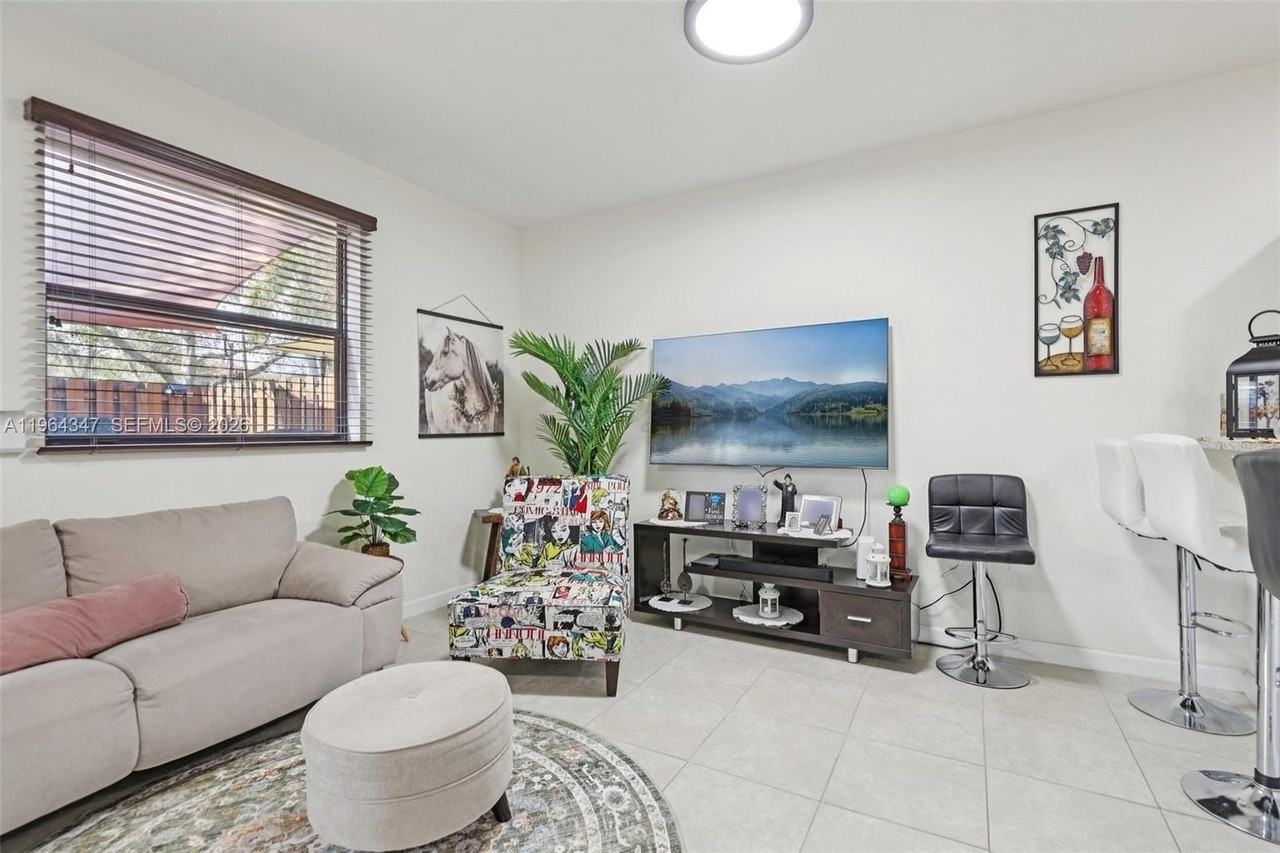 11746 Sw 151st Ave #11746 - Photo 4 of 36