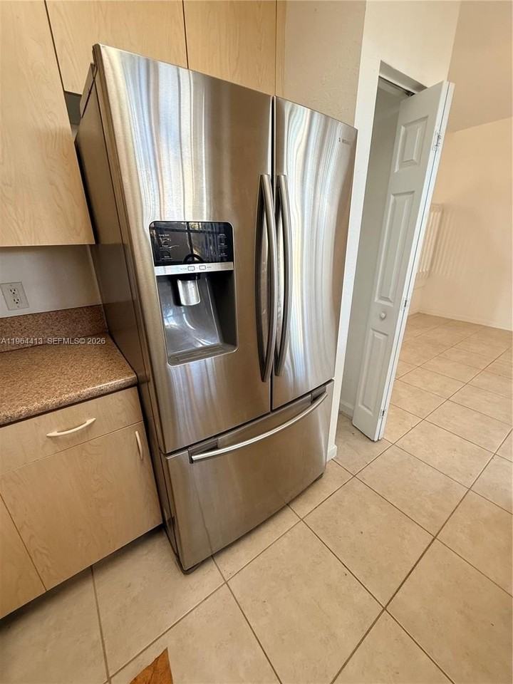 2117 Ne 7th St #2117 - Photo 6 of 28