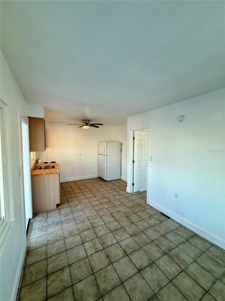 601 Corey Ave - Photo 4 of 9