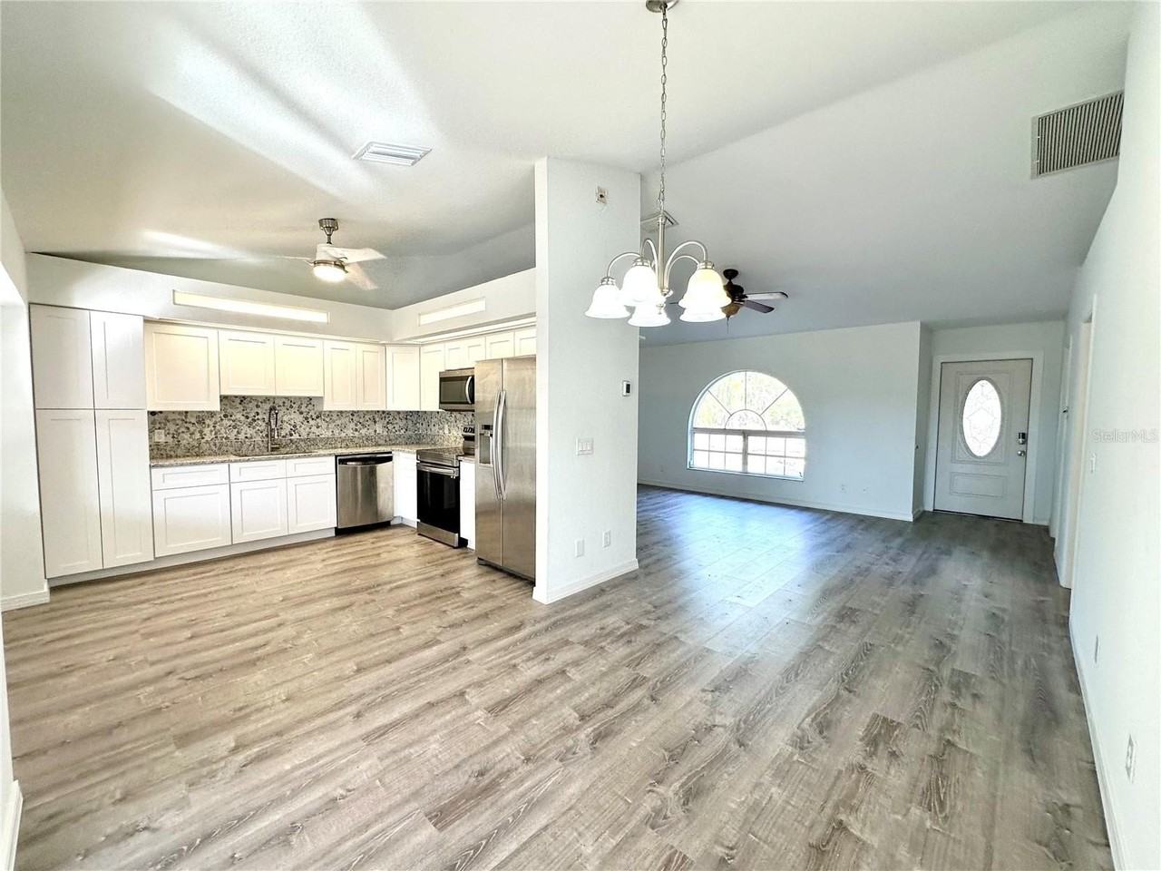 4395 Hansard Ave - Photo 3 of 30