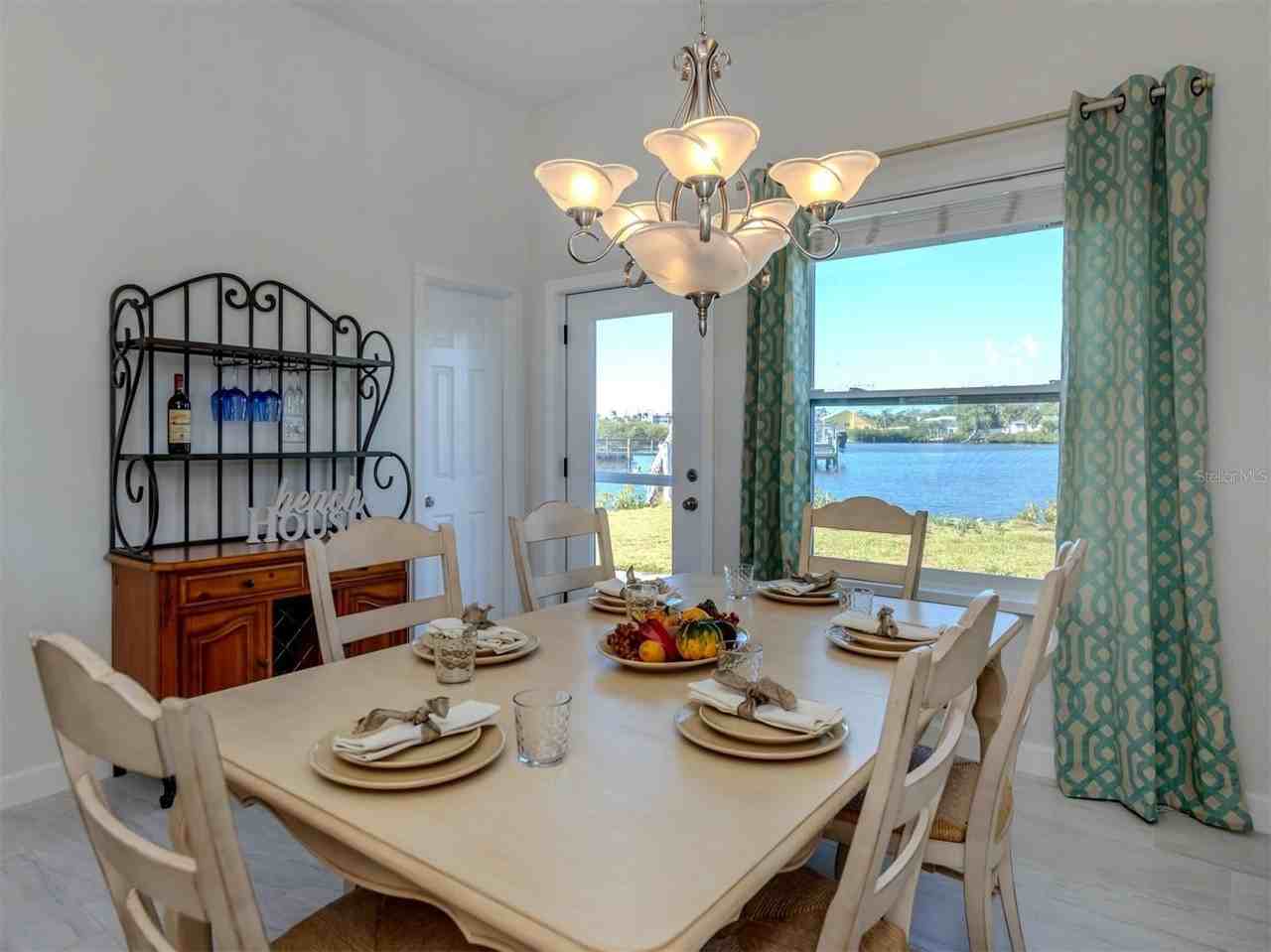 498 Buena Vista Dr - Photo 4 of 31