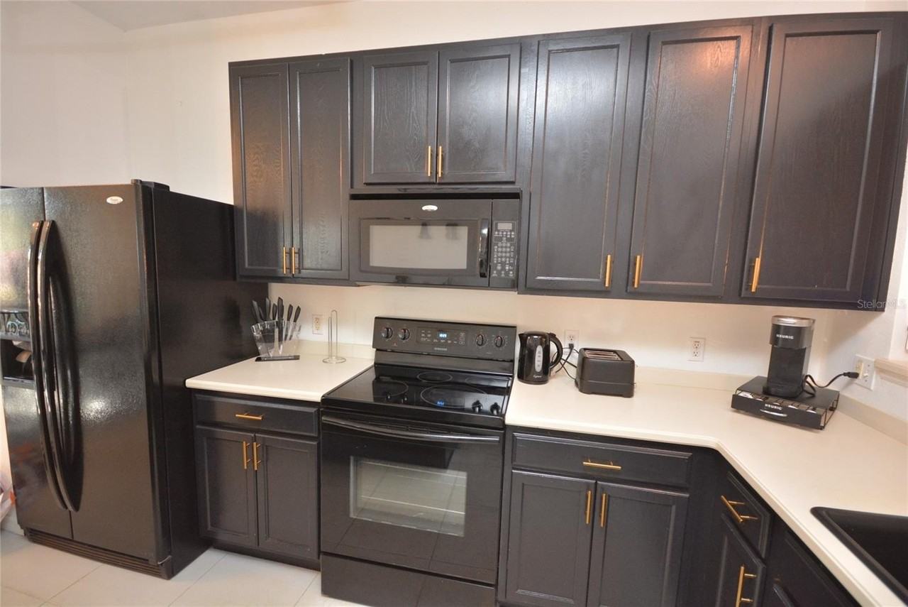 5453 Paradise Cay Cir - Photo 6 of 37