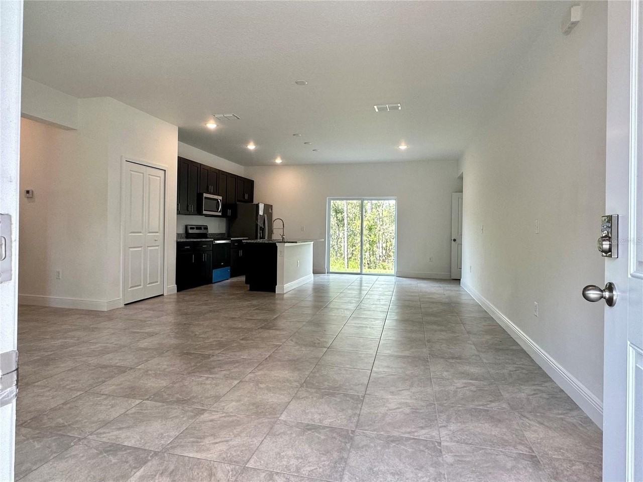 13354 Sw 77th Ave - Photo 3 of 12