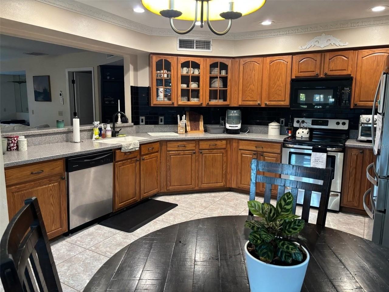 3031 Pine Forest Dr - Photo 4 of 35