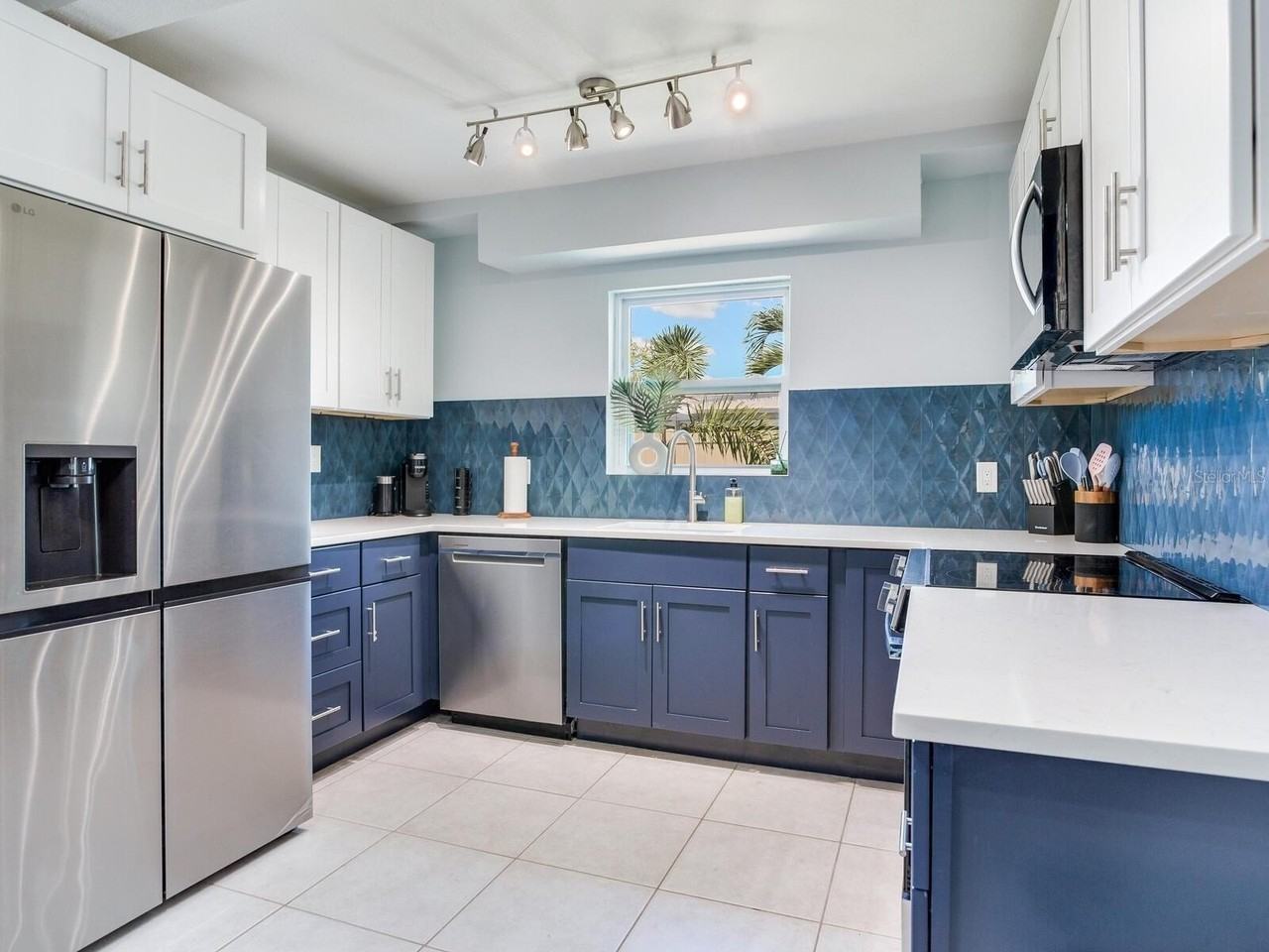 230 144th Ave - Photo 4 of 50