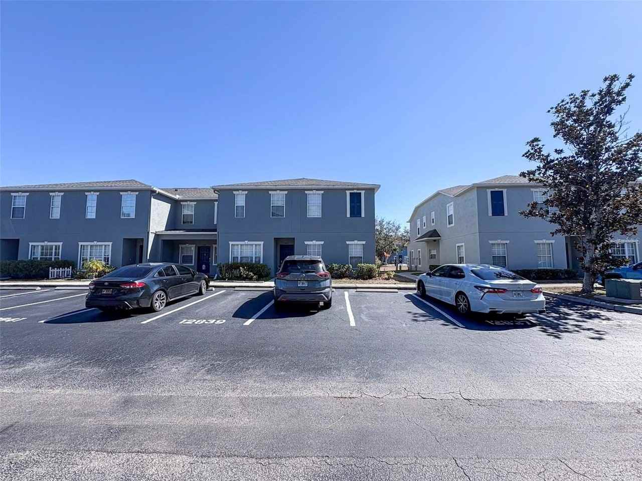 12837 Kings Crossing Dr - Photo 2 of 21