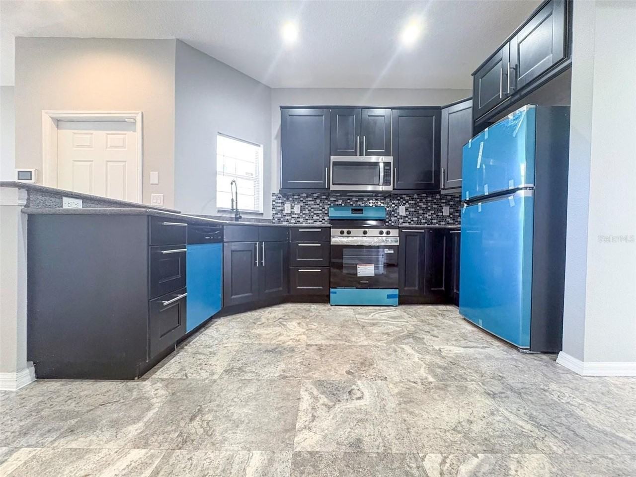 12837 Kings Crossing Dr - Photo 7 of 21