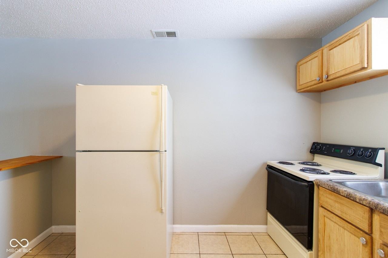 6213 Commodore Dr - Photo 6 of 16