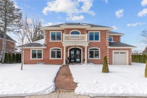 featured image of 66 Essex Rd