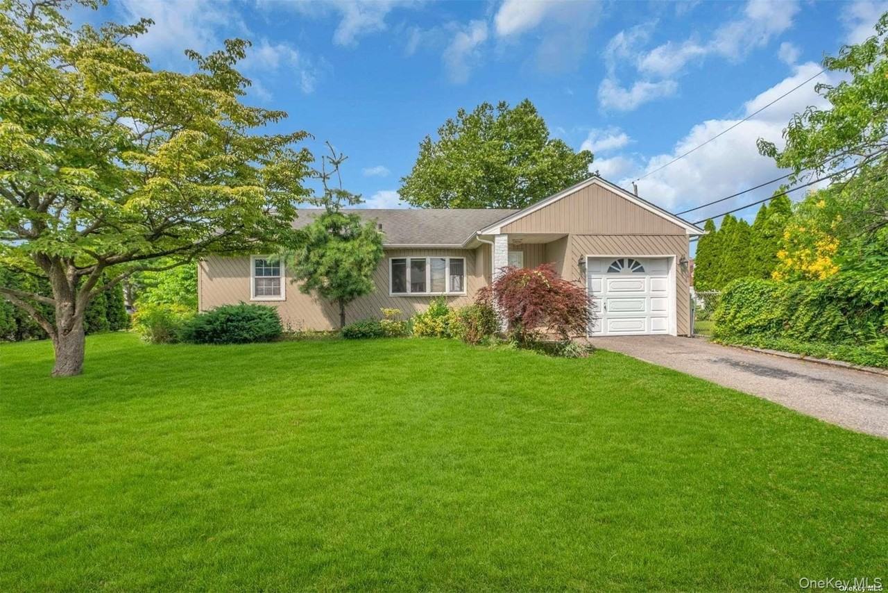 4 Cheshire Rd - Photo 2 of 28