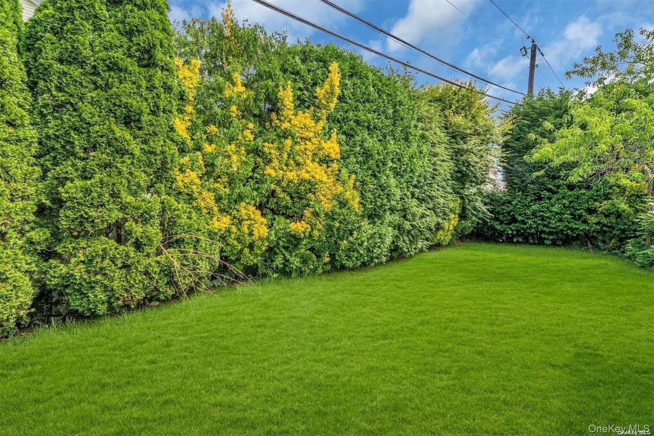 4 Cheshire Rd - Photo 3 of 28