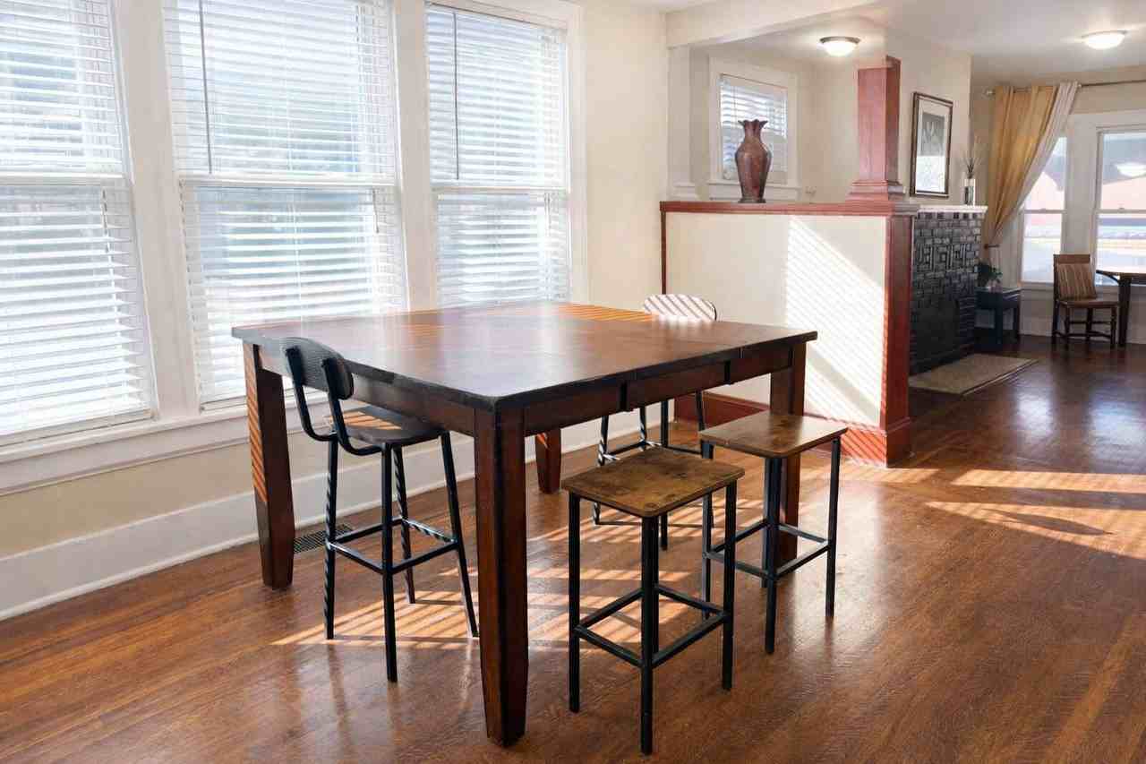 W 11th St - Photo 6 of 8