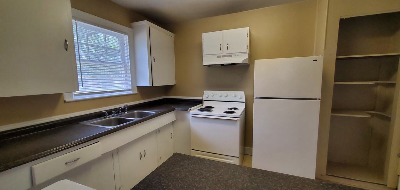 738 Ontario St #1 - Photo 3 of 6