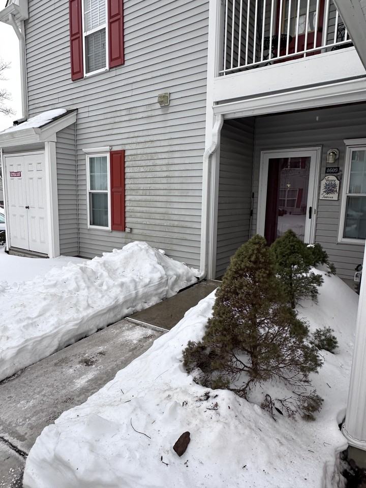 4609 Tudor Drive - Photo 2 of 17