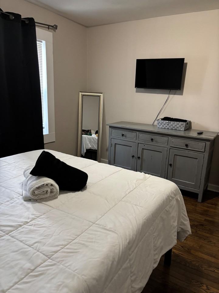 Anderson St - Photo 5 of 8