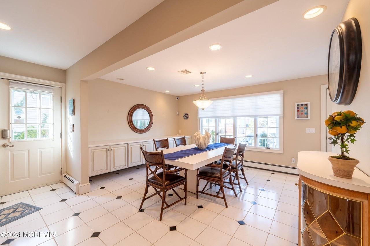 409 6th Ave - Photo 3 of 39