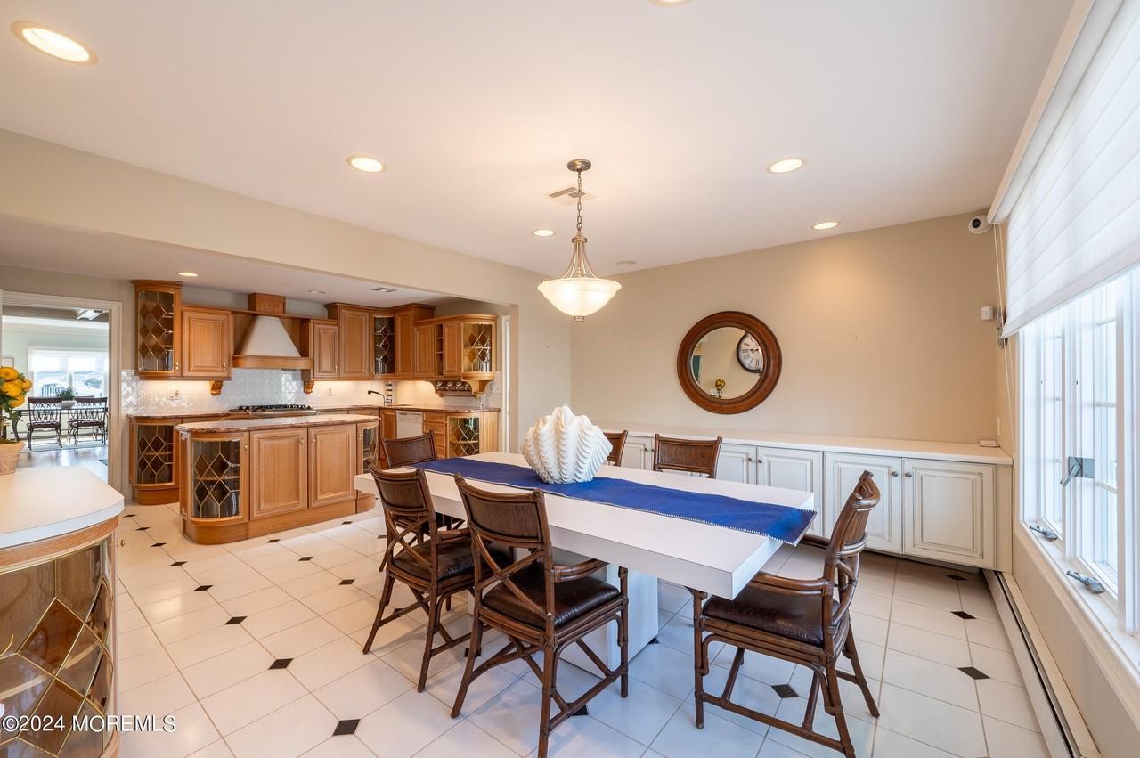 409 6th Ave - Photo 5 of 39