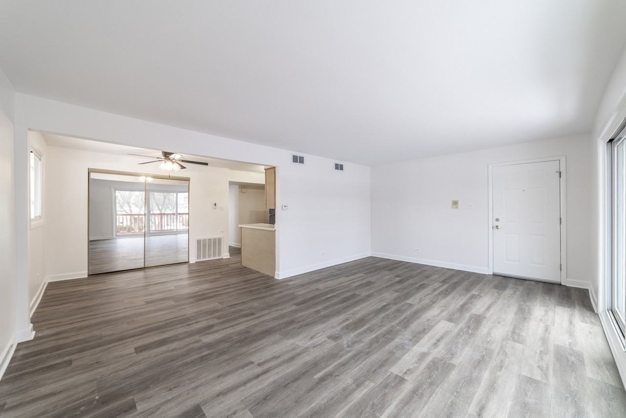 518 N Roberts Dr Apt 2a #2A - Photo 5 of 13