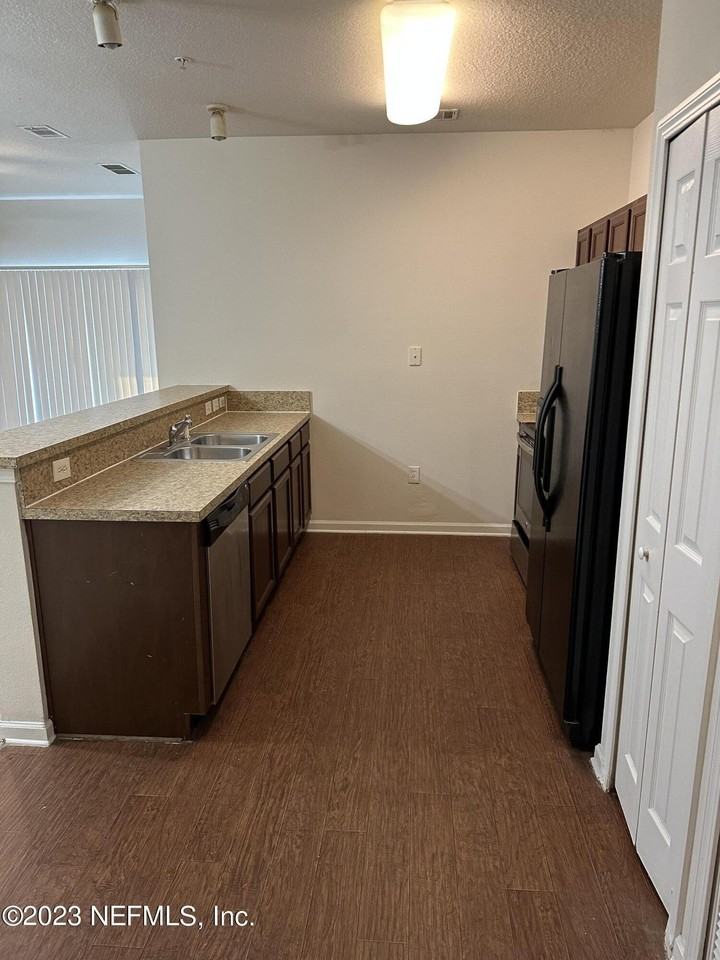 6916 Ortega Woods Dr Unit 9-5 #9-5 - Photo 3 of 10