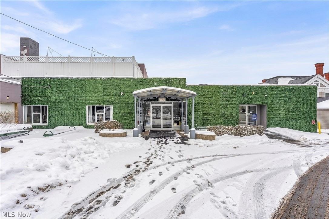 797 E Market St Apt 221 #221 - Photo 3 of 25